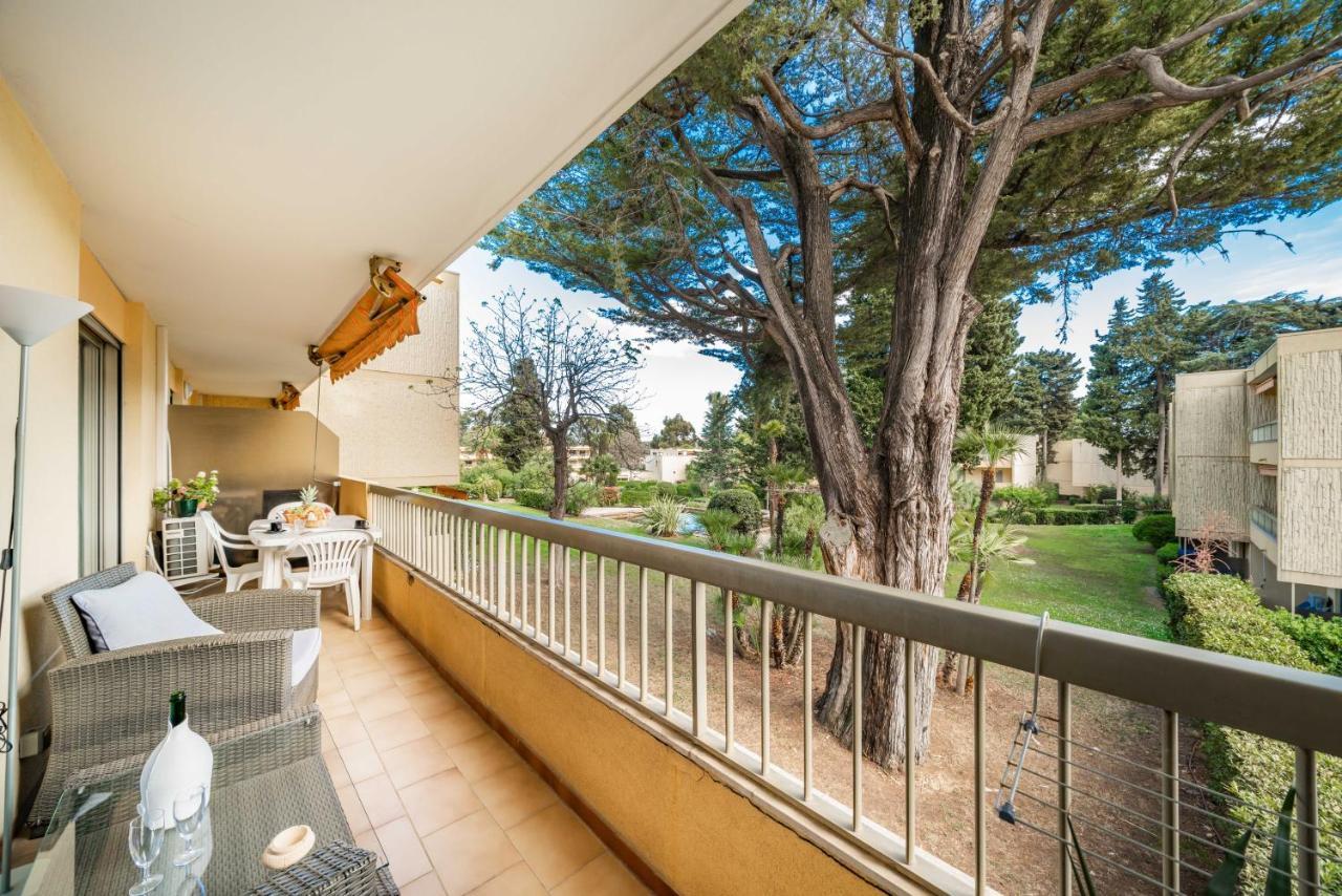 Spacious Apartment At A 5 Min Walk From The Beach アンティーブ エクステリア 写真