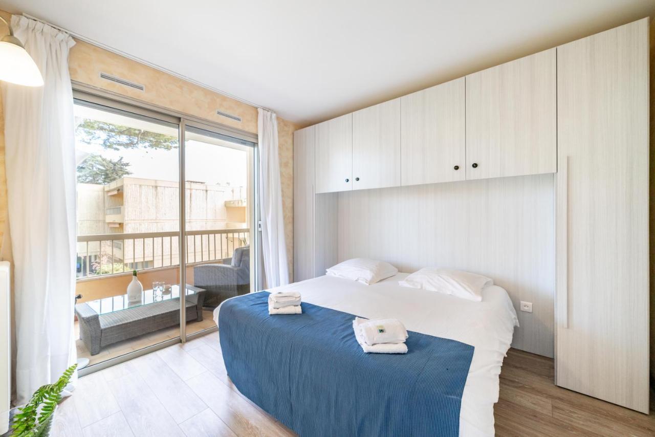 Spacious Apartment At A 5 Min Walk From The Beach アンティーブ エクステリア 写真