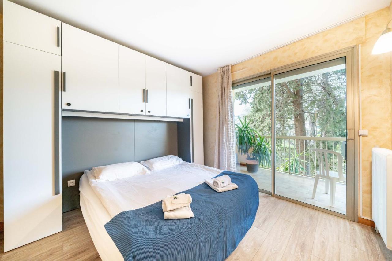 Spacious Apartment At A 5 Min Walk From The Beach アンティーブ エクステリア 写真