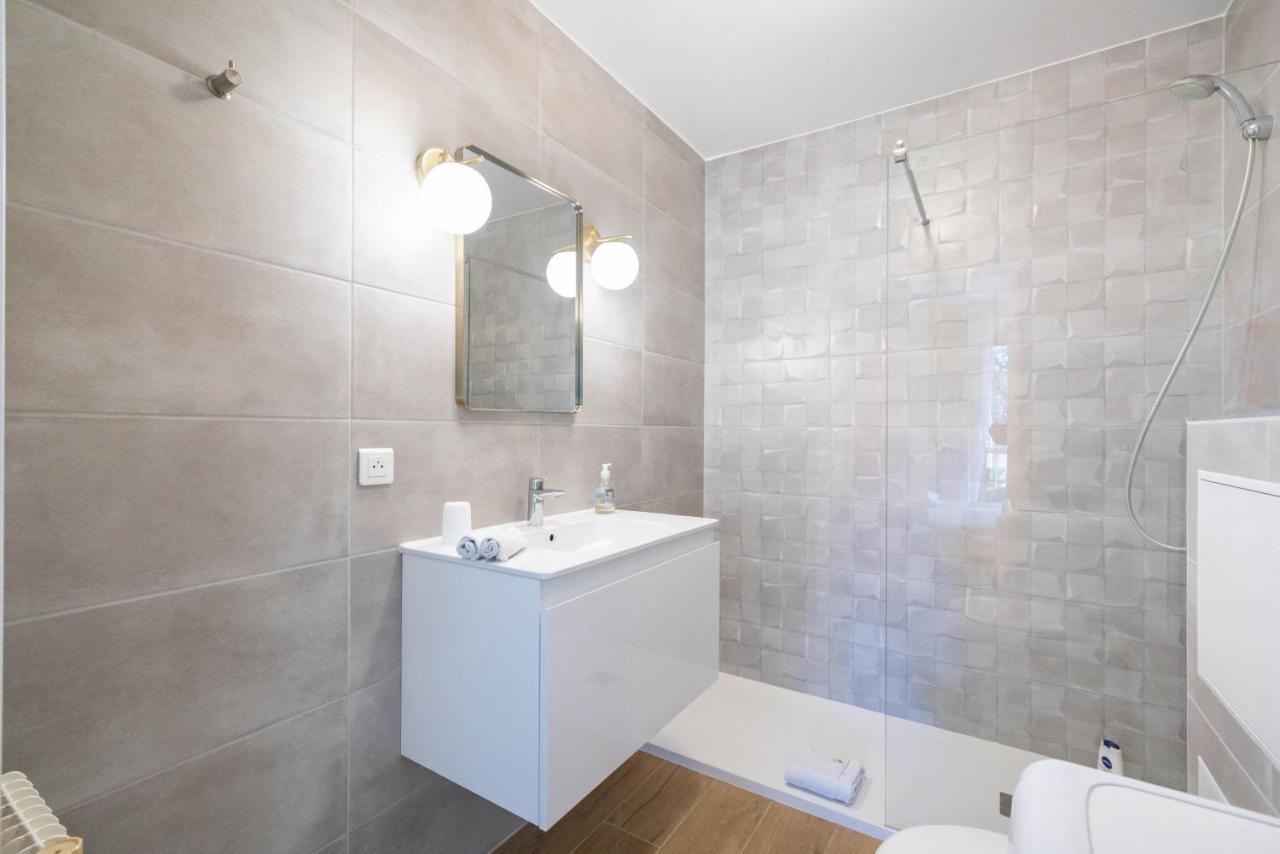 Spacious Apartment At A 5 Min Walk From The Beach アンティーブ エクステリア 写真