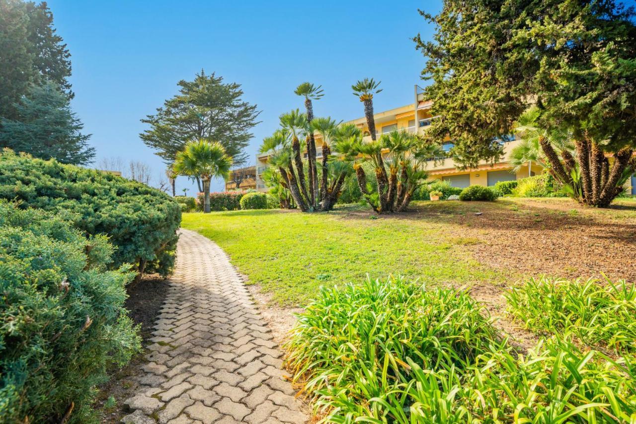 Spacious Apartment At A 5 Min Walk From The Beach アンティーブ エクステリア 写真