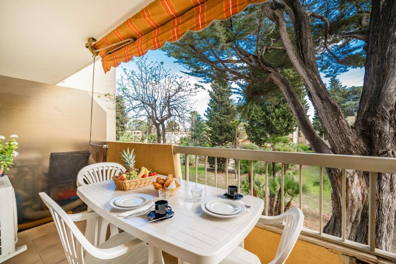 Spacious Apartment At A 5 Min Walk From The Beach アンティーブ エクステリア 写真
