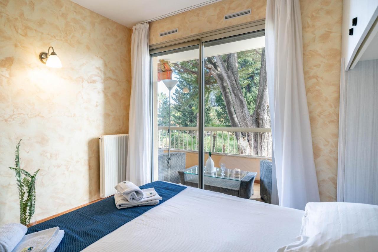 Spacious Apartment At A 5 Min Walk From The Beach アンティーブ エクステリア 写真